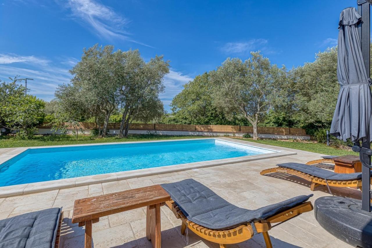 Villa Agatta With Private Pool Smoljanci Exterior photo