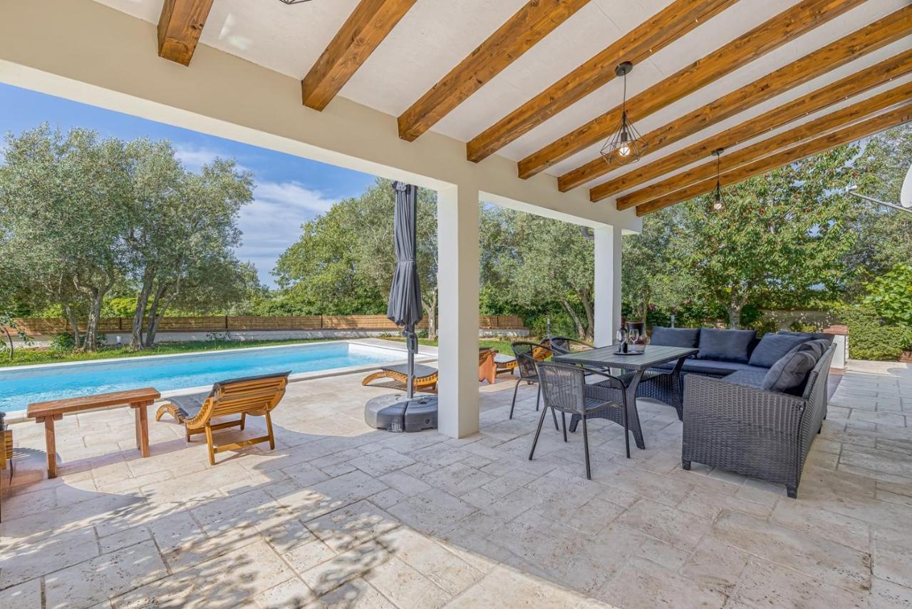 Villa Agatta With Private Pool Smoljanci Exterior photo
