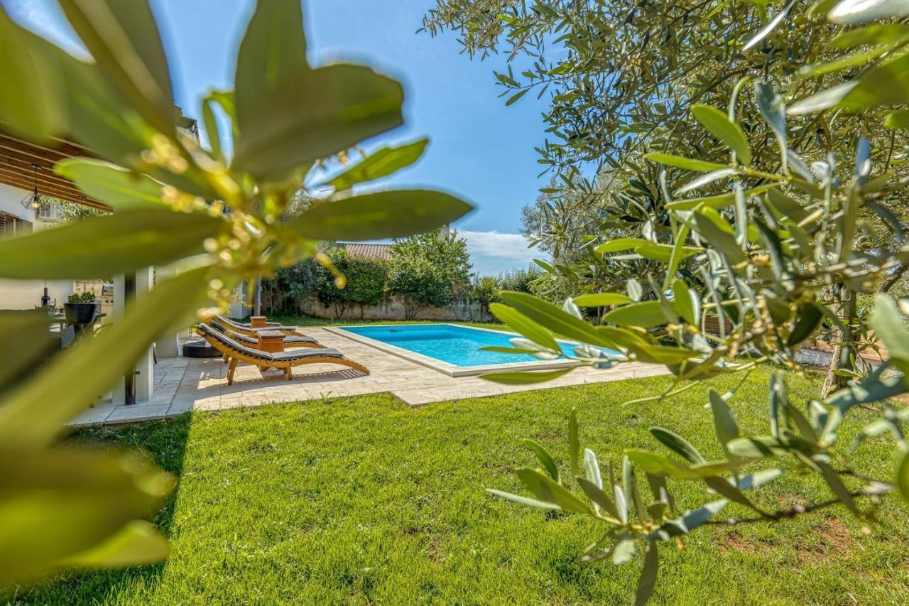 Villa Agatta With Private Pool Smoljanci Exterior photo
